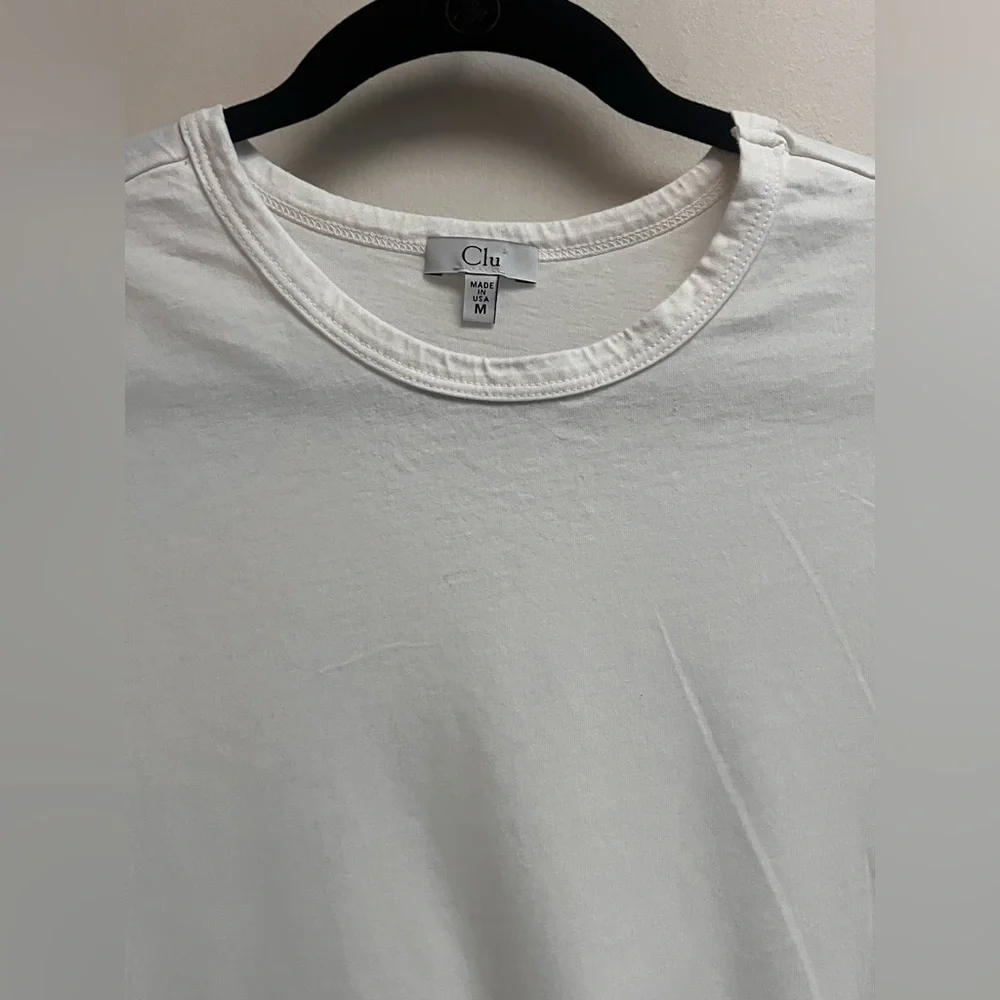 CLU Women’s White Short Sleeve T-Shirt with Ruffle Asymmetrical Hem -Size Medium - Picture 6 of 9